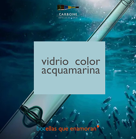 Botellas de vidrio color acquamarina